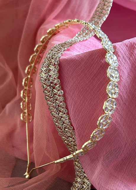 AKSHARA Elegant Kundan Gold-Plated Hairband – Bridal & Festive Style
