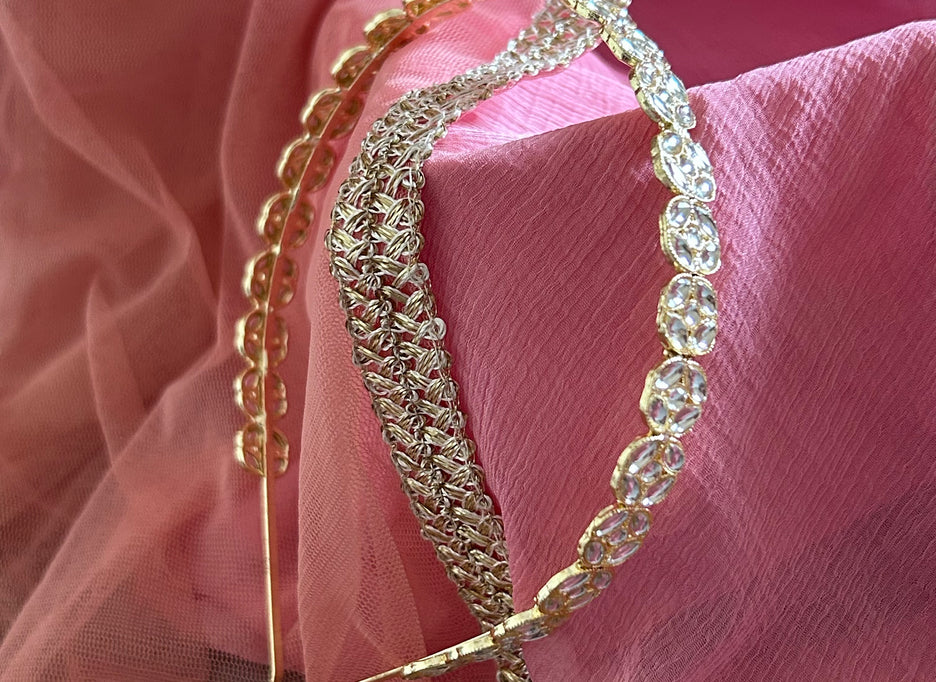AKSHARA Elegant Kundan Gold-Plated Hairband – Bridal & Festive Style