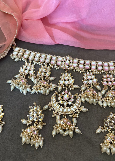 TRISHA Royal Kundan Choker Set with Matching Earrings – Gold Finish | MAANG TIKKA INCLUDED | PEARLS EMBELLISHED | BOLLYWOOD STYLE